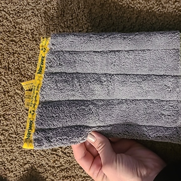 5 total Norwex mop pads lot brand new - Picture 3 of 6